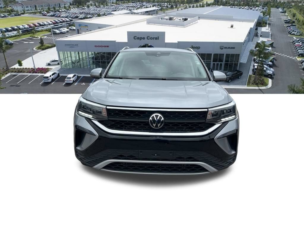 Used 2024 Volkswagen Taos SE FWD image 8