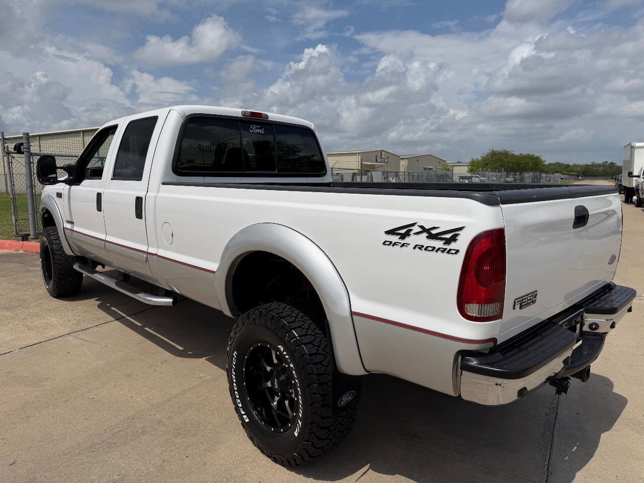 Used 2002 Ford F350 Lariat image 34