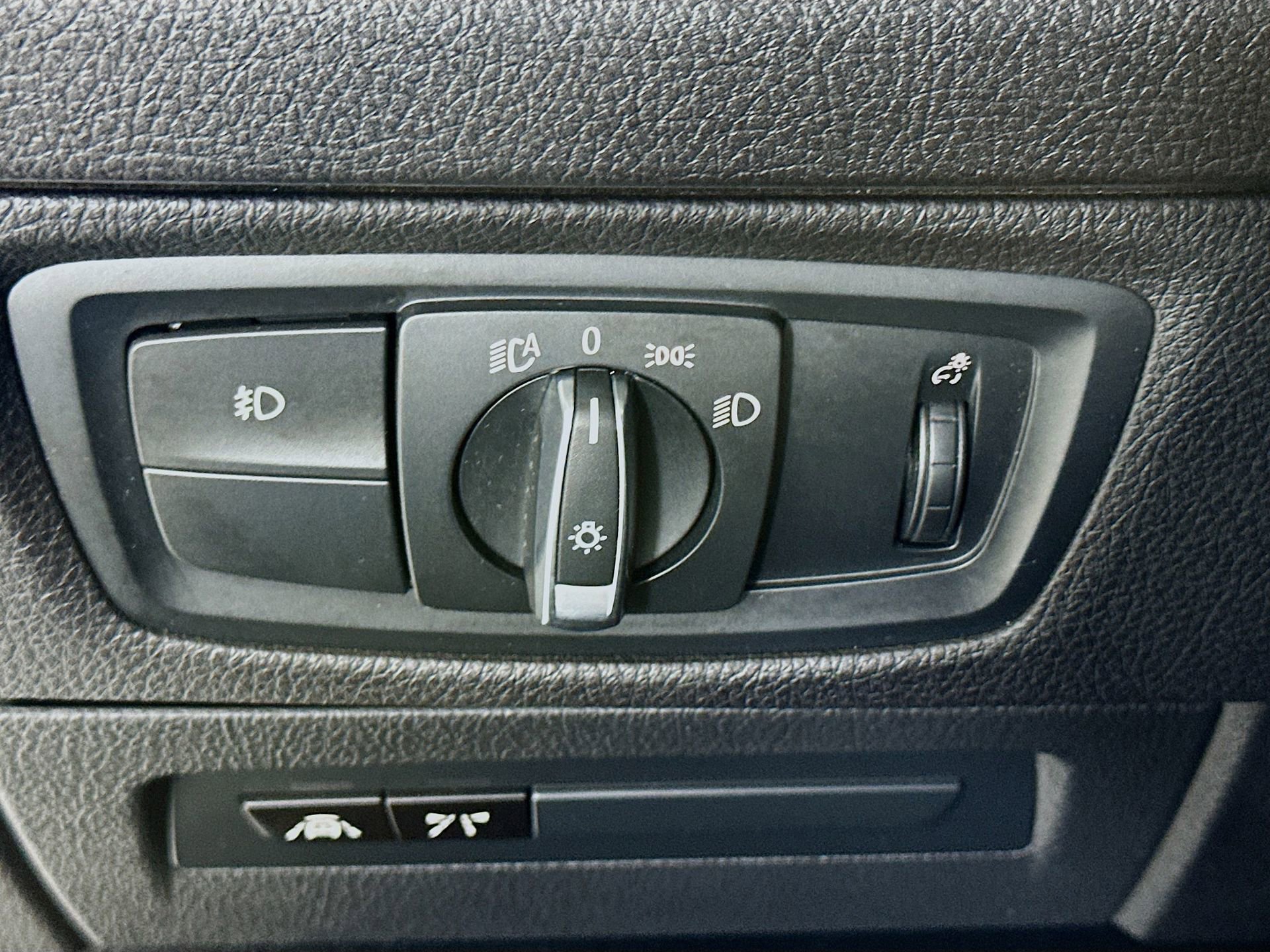 Used 2020 BMW 230i xDrive Convertible image 11