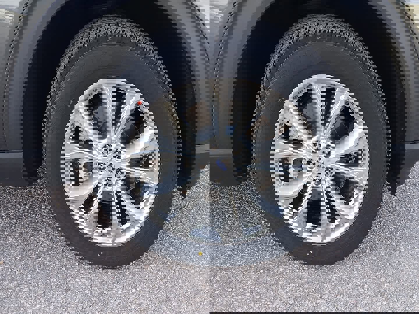 Used 2020 Ford Explorer XLT w/ Equipment Group 202A image 14