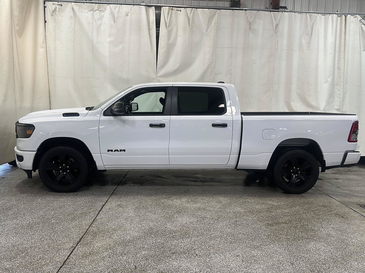 Used 2023 RAM 1500 Big Horn AWD/4WD image 2