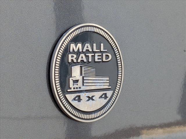 Used 2017 Jeep Wrangler Unlimited Sahara w/ Connectivity Group image 4