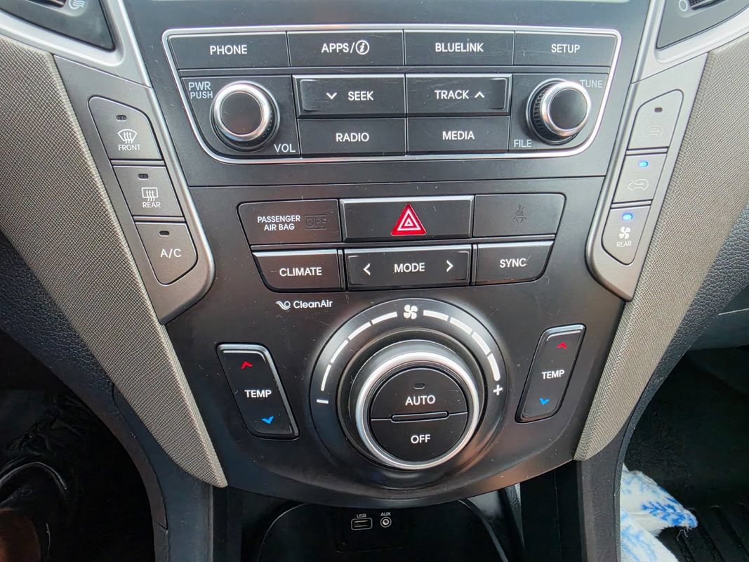 Used 2019 Hyundai Santa Fe XL SE AWD/4WD image 28
