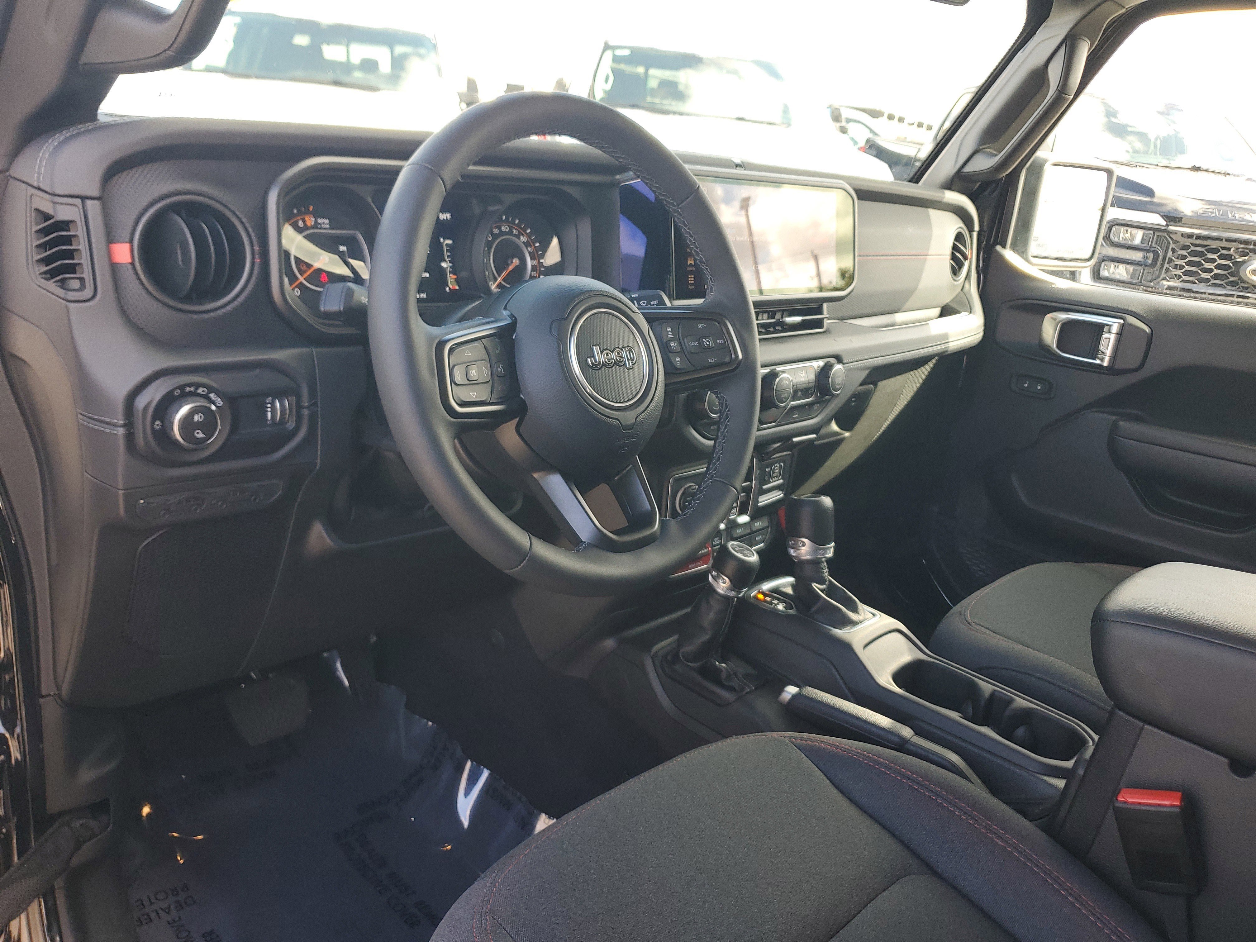 Used 2025 Jeep Gladiator Rubicon w/ Convenience Group image 9