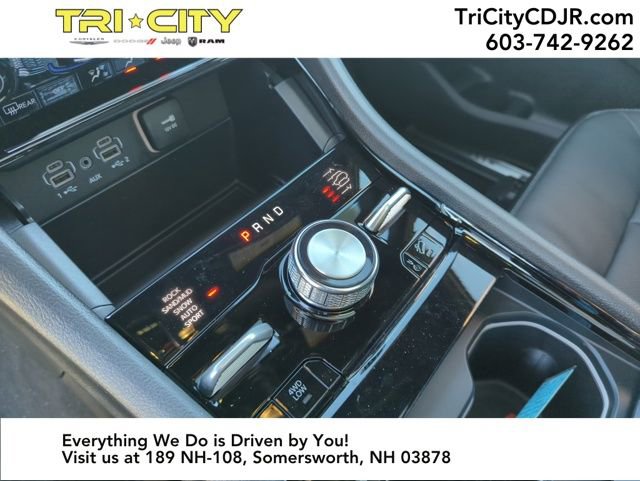 New 2025 Jeep Grand Cherokee Overland image 23