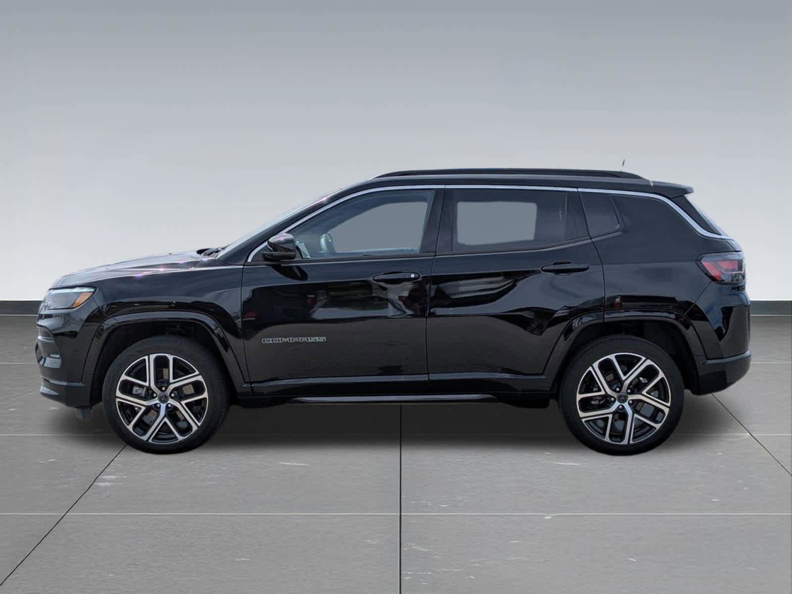 Used 2025 Jeep Compass Limited w/ Elite Group AWD/4WD image 2