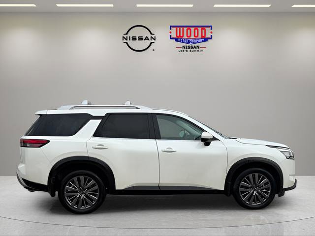 Used 2024 Nissan Pathfinder SL w/ SL Premium Package image 2