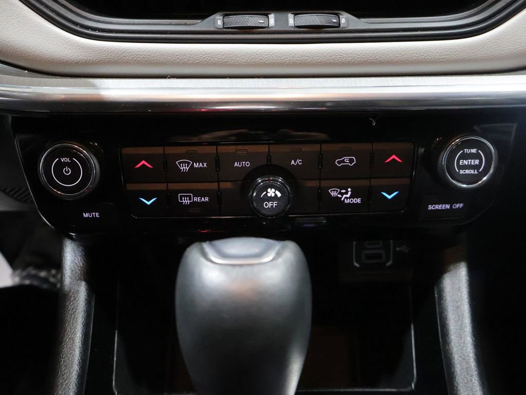 Used 2023 Jeep Compass Limited AWD/4WD image 32