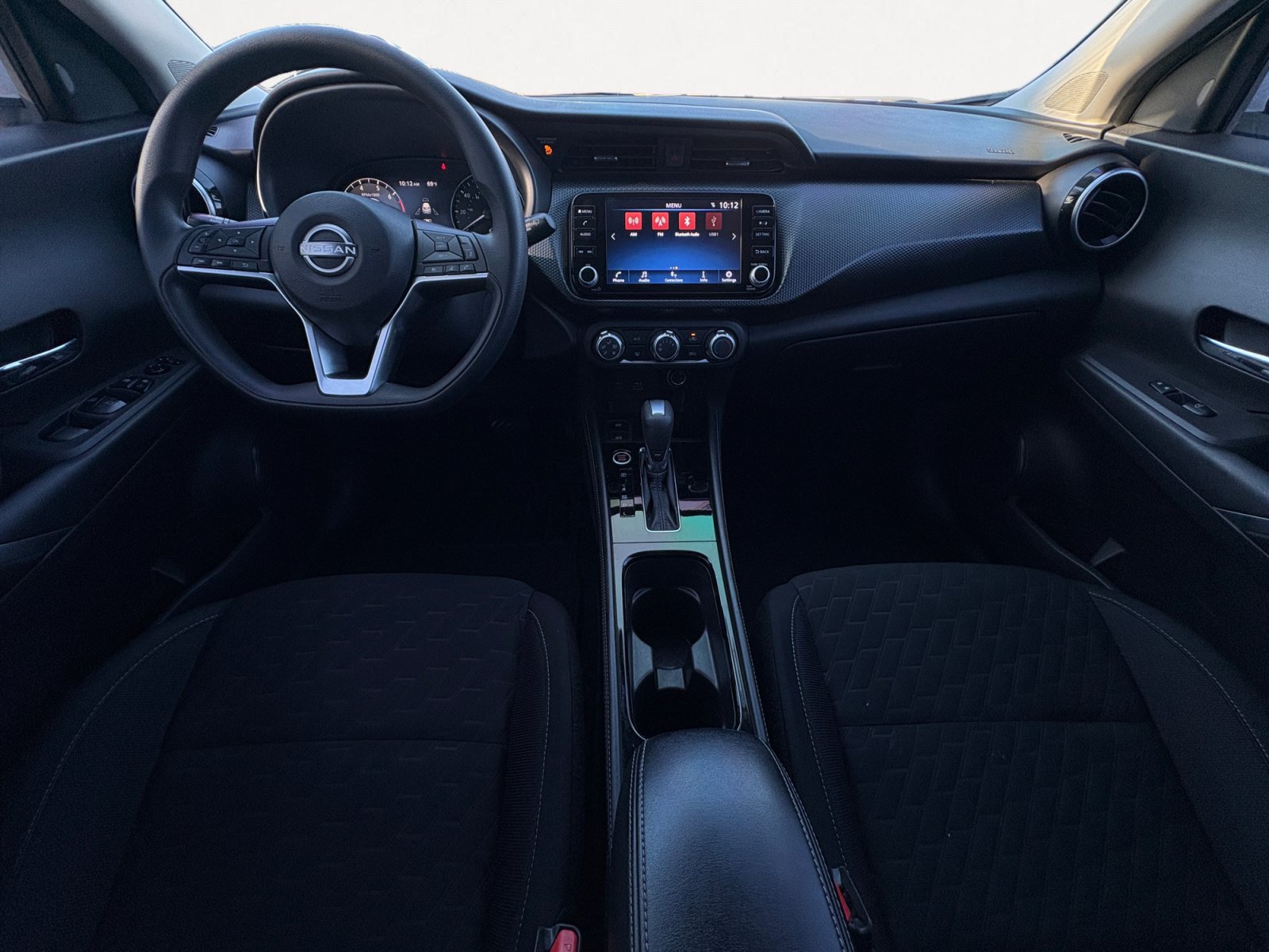 Used 2023 Nissan Kicks SV FWD image 3