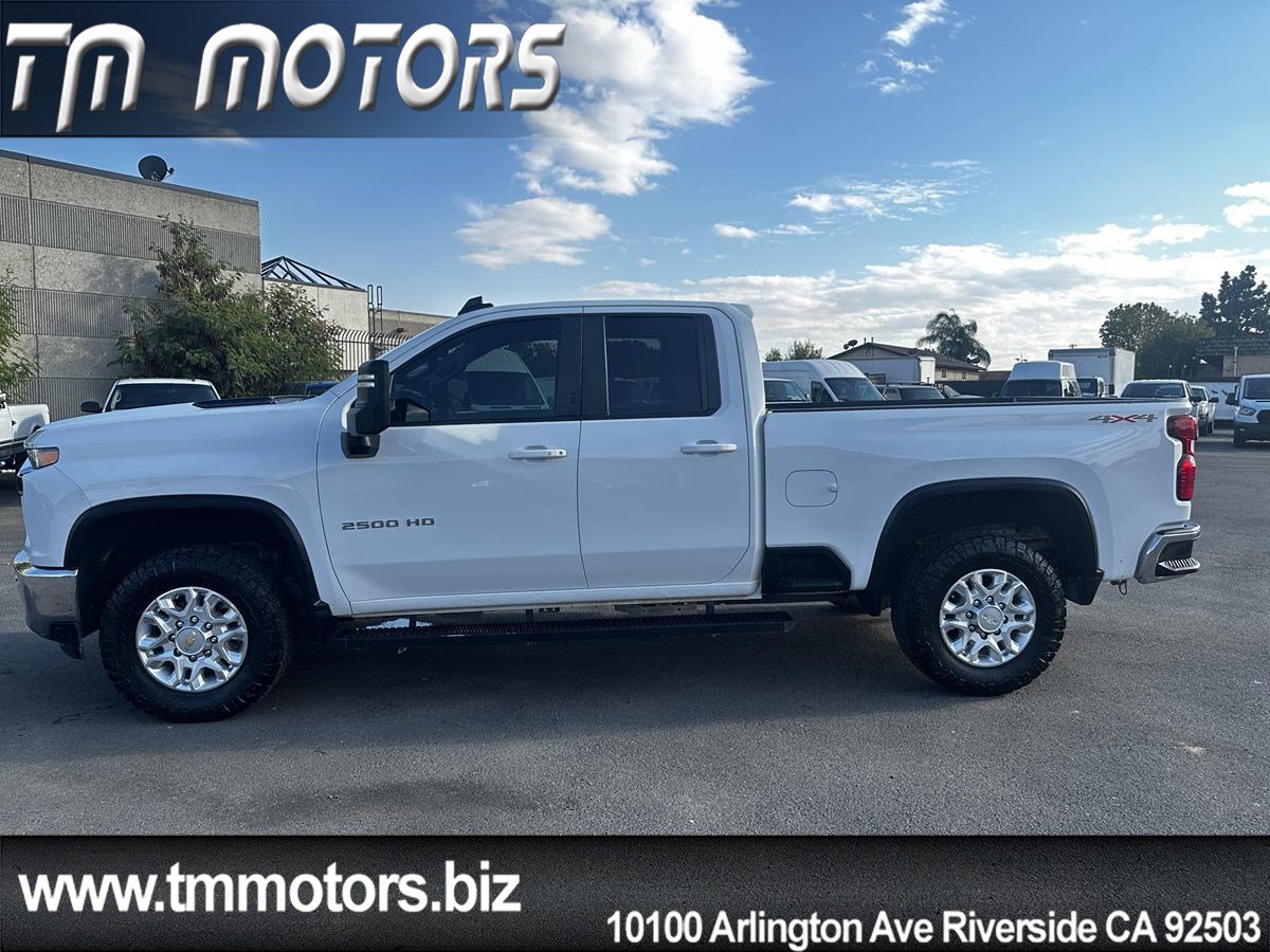 Used 2022 Chevrolet Silverado 2500 LT w/ Convenience Package image 3