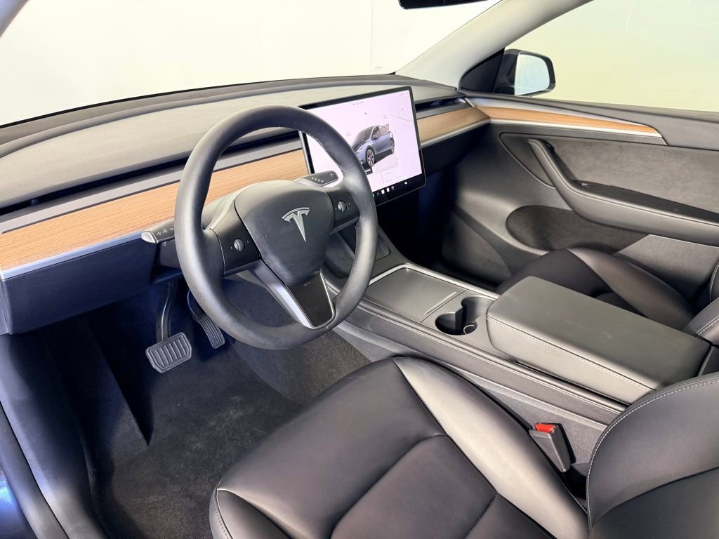 Used 2025 Tesla Model Y Long Range image 26