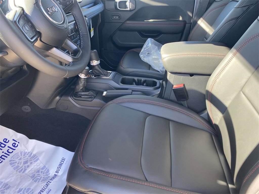 New 2025 Jeep Gladiator Rubicon image 11