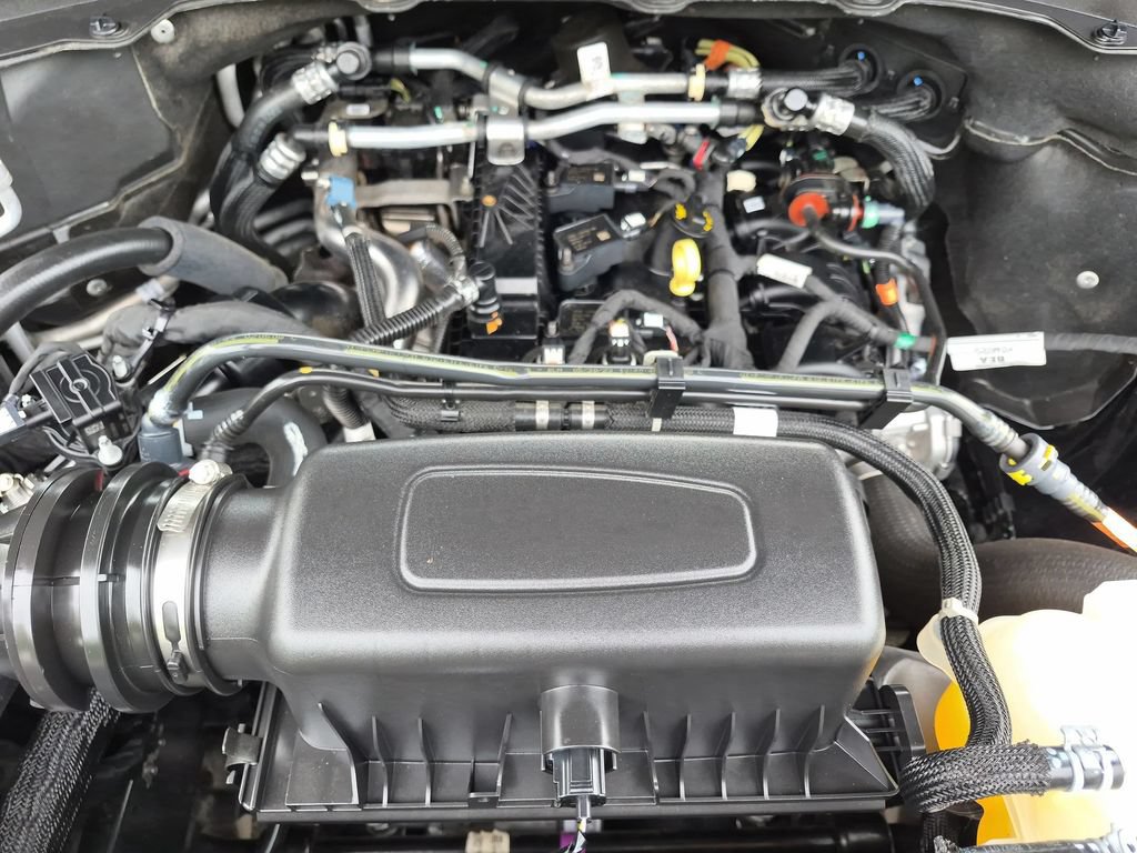 Used 2023 Ford Explorer XLT AWD/4WD image 24