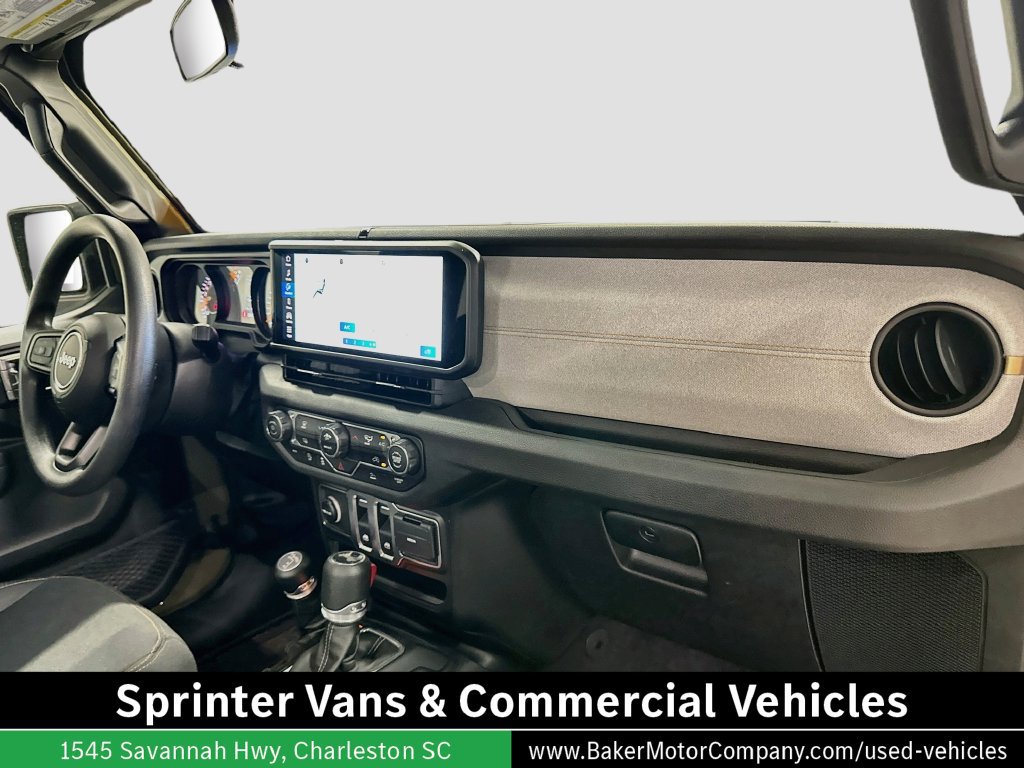 Used 2025 Jeep Wrangler Sport AWD/4WD image 27