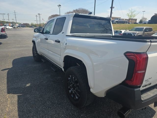 Used 2024 Toyota Tacoma SR image 5