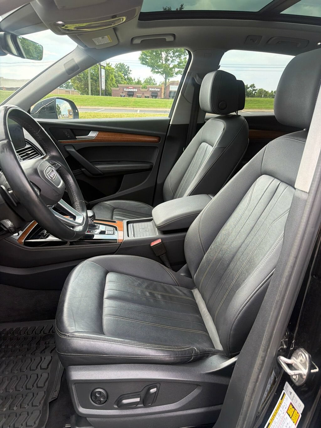 Used 2021 Audi Q5 e Premium Plus w/ Premium Plus Package AWD/4WD image 10