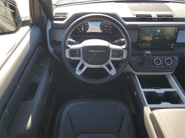 Used 2025 Land Rover Defender 110 S image 30