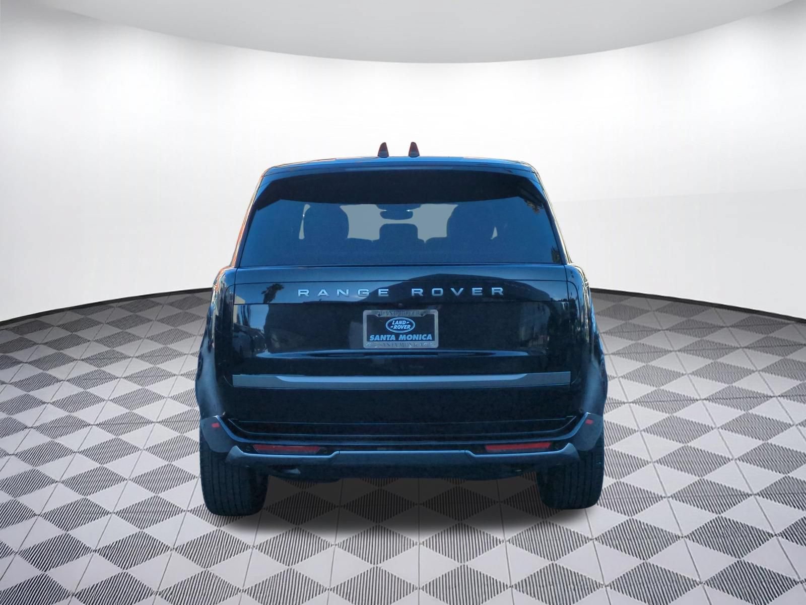 Used 2025 Land Rover Range Rover Long Wheelbase SE AWD/4WD image 4