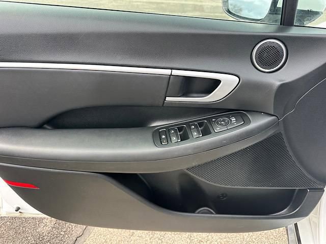 Used 2025 Hyundai Sonata SEL FWD image 12