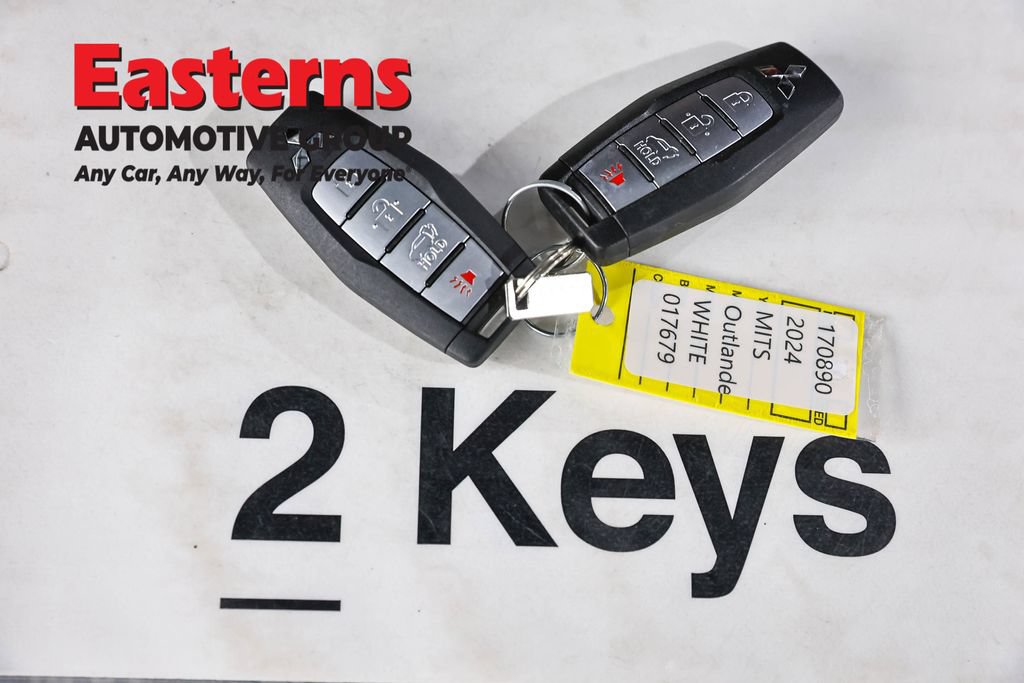 Used 2024 Mitsubishi Outlander SE AWD/4WD image 24