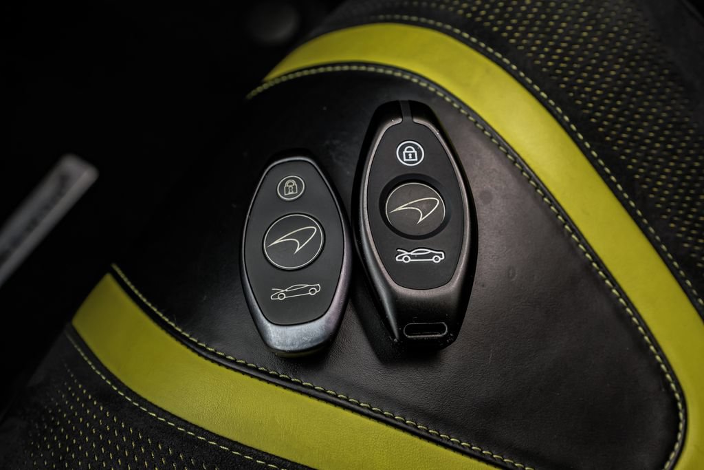 Used 2018 McLaren 720S Performance RWD image 45