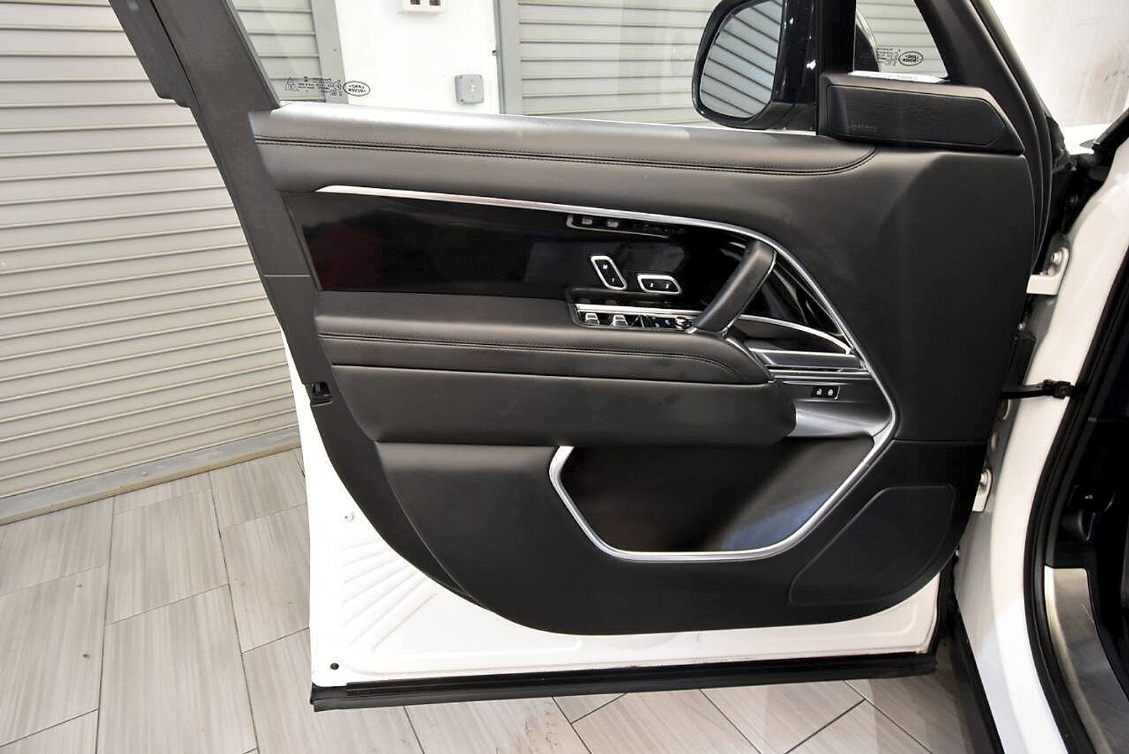 Used 2023 Land Rover Range Rover SE AWD/4WD image 13