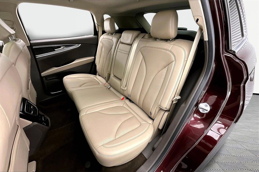 Used 2022 Lincoln Nautilus Reserve image 26