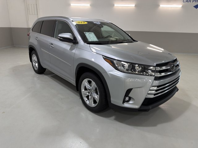 Used 2019 Toyota Highlander Limited w/ Protection Package #3 AWD/4WD image 4