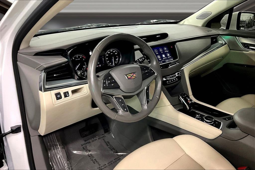 Used 2021 Cadillac XT5 Premium Luxury w/ LPO, Floor Liner Package AWD/4WD image 17