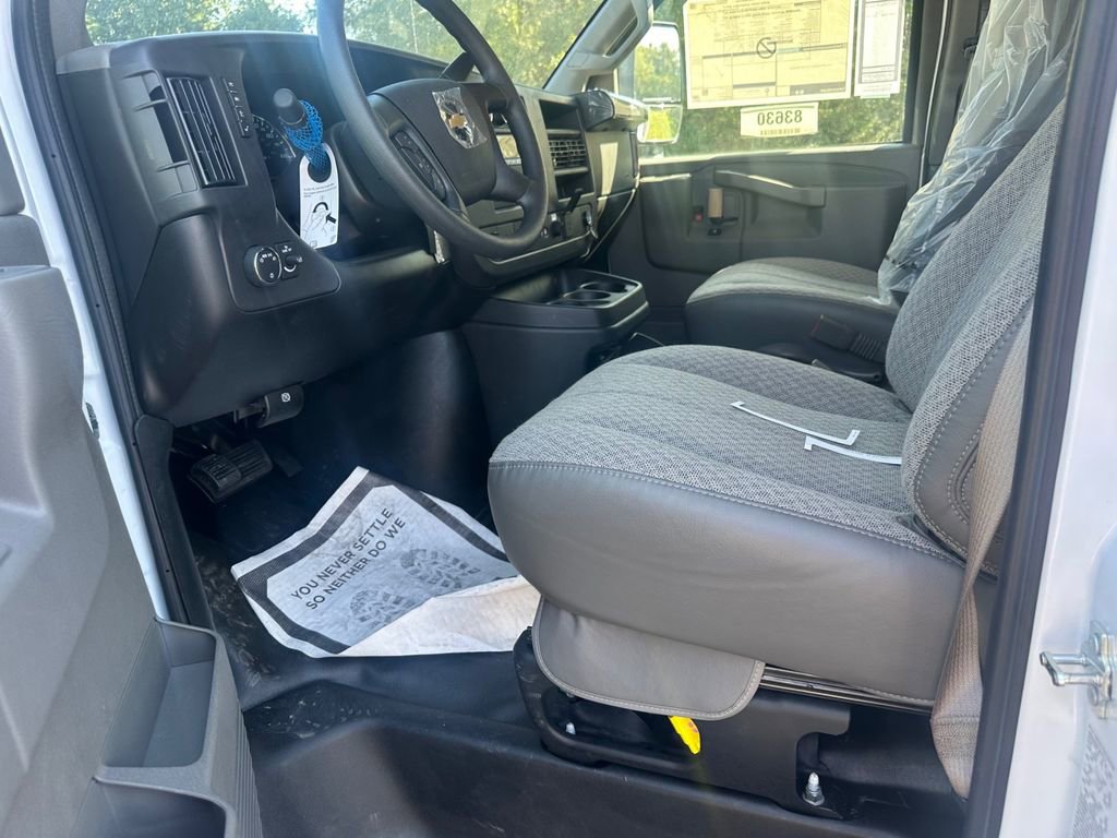 New 2025 Chevrolet Express 3500 Work Van w/ Power Convenience Package image 10
