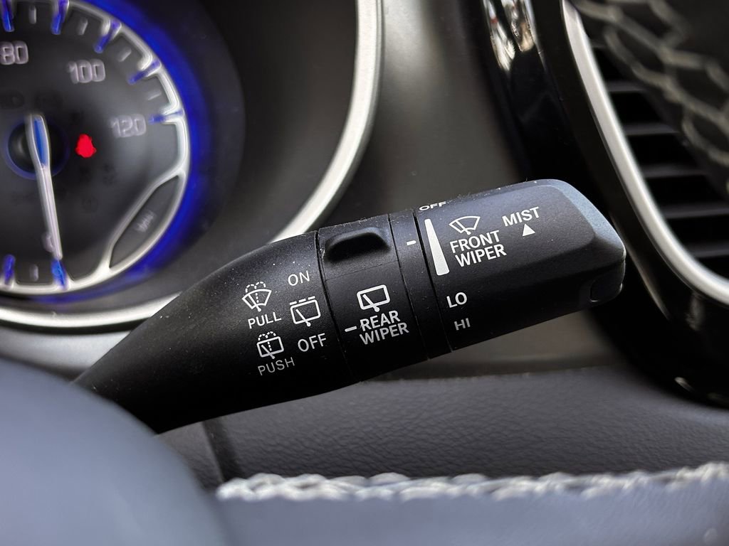 Used 2024 Chrysler Pacifica Touring-L image 24