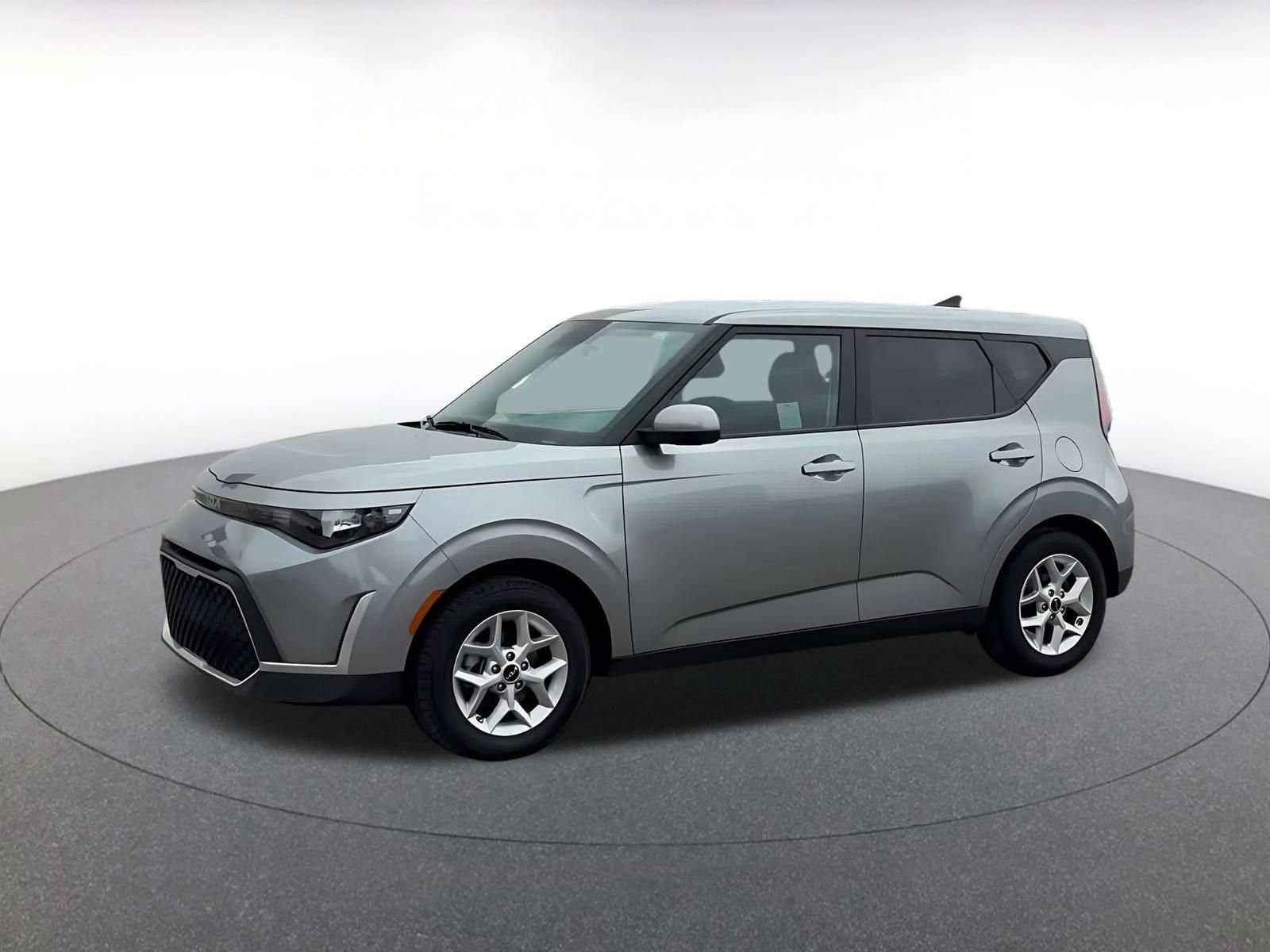 Used 2025 Kia Soul LX w/ LX Technology Package image 8