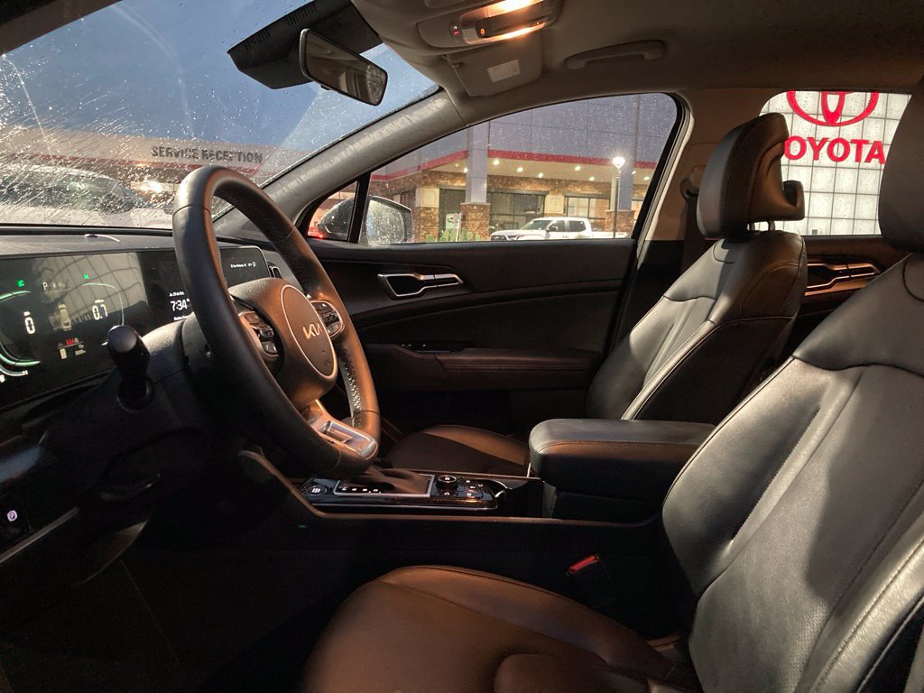 Used 2025 Kia Sportage EX FWD image 10