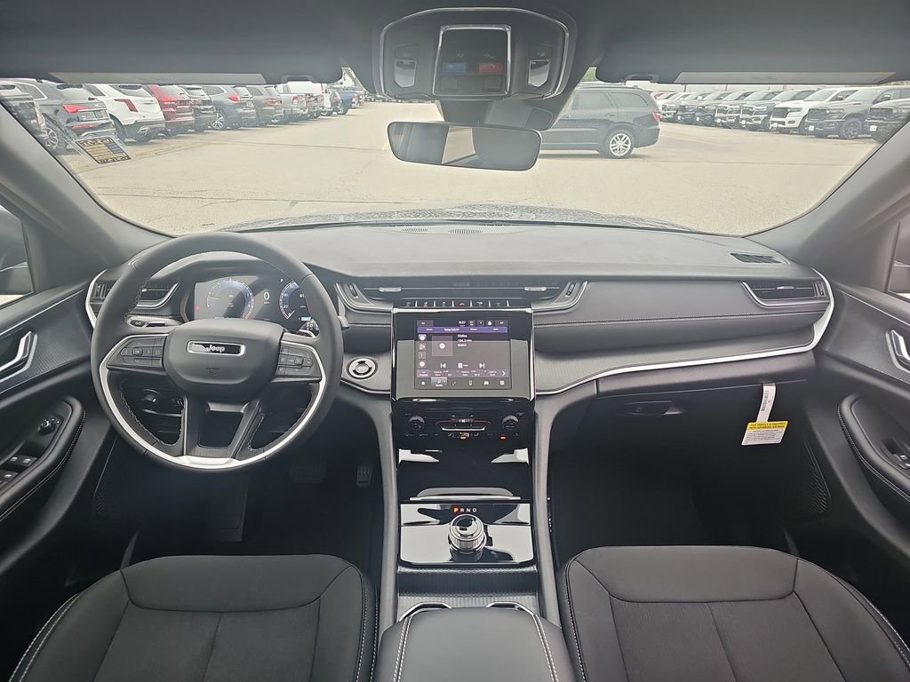 New 2025 Jeep Grand Cherokee Laredo X w/ Trailer Tow Package image 13