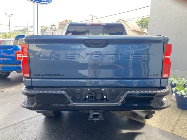 Used 2025 Chevrolet Silverado 2500 LTZ w/ Trail Boss Package AWD/4WD image 7