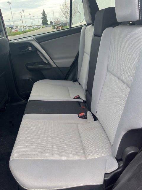 Used 2016 Toyota RAV4 XLE image 10