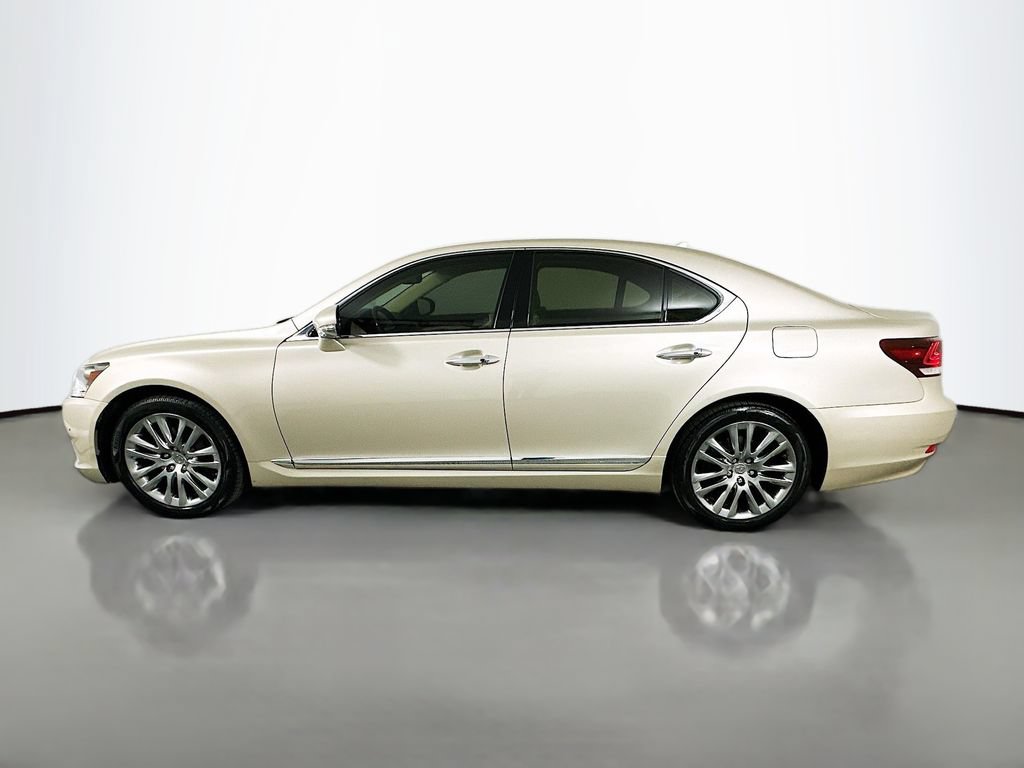 Used 2013 Lexus LS 460 w/ Comfort Pkg RWD image 8