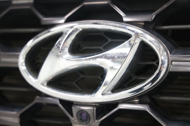Used 2019 Hyundai Santa Fe AWD image 4
