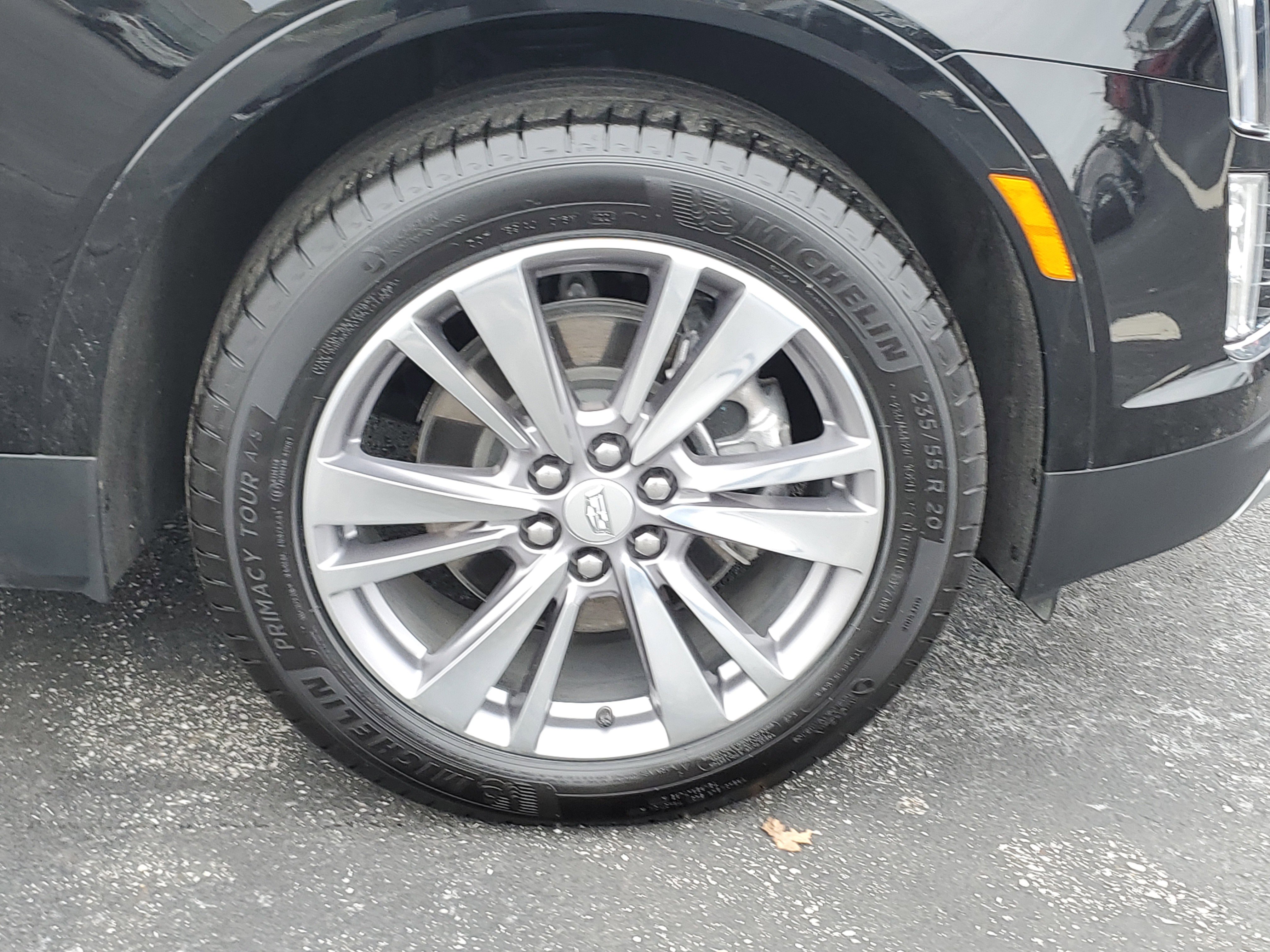 Used 2025 Cadillac XT5 Premium Luxury image 5