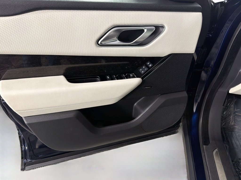 Used 2023 Land Rover Range Rover Velar R-Dynamic S AWD/4WD image 18
