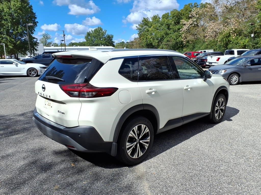Used 2021 Nissan Rogue SV w/ Premium Package image 3