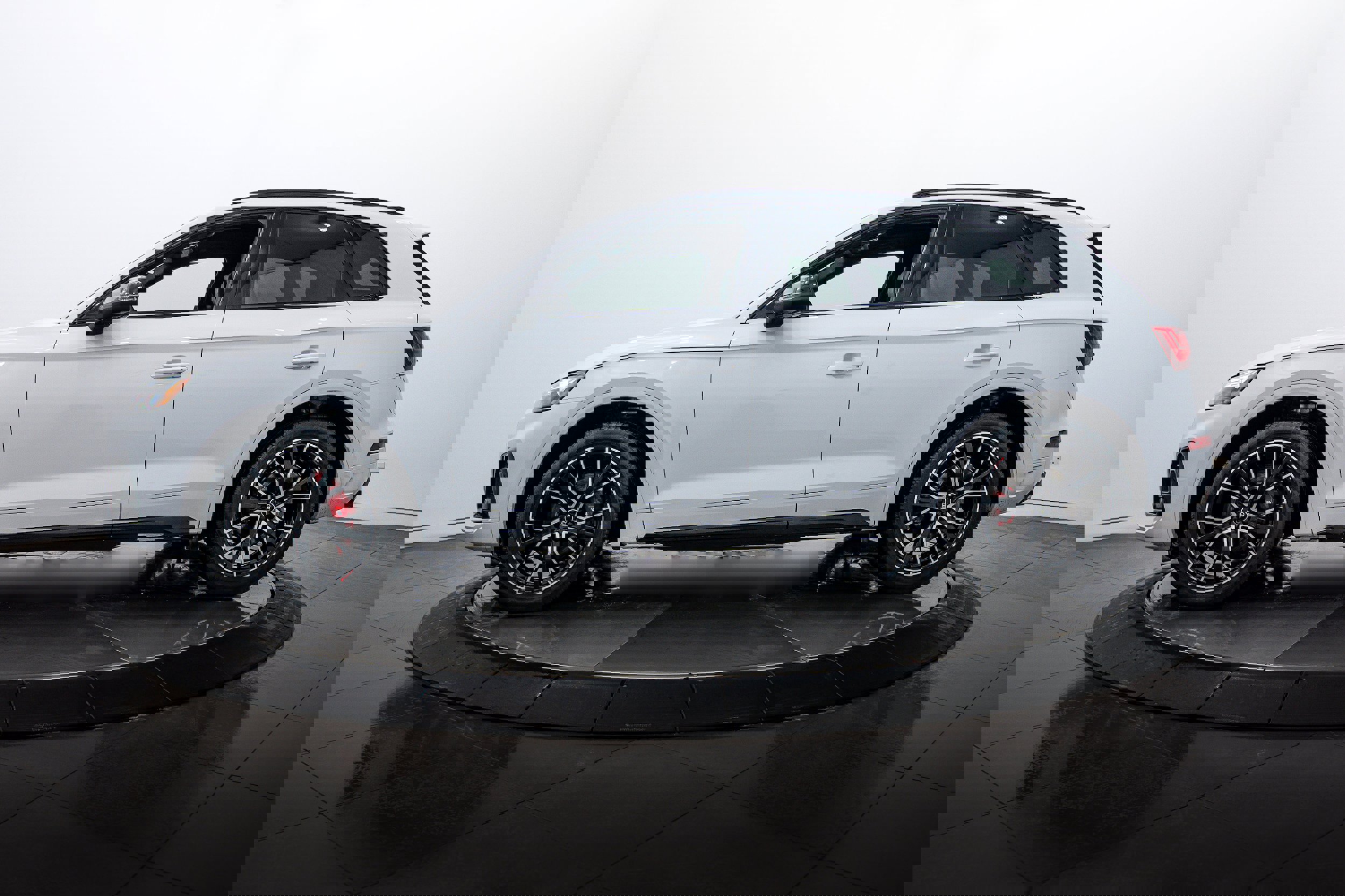 Certified 2024 Audi SQ5 Premium Plus w/ Premium Plus Package image 7