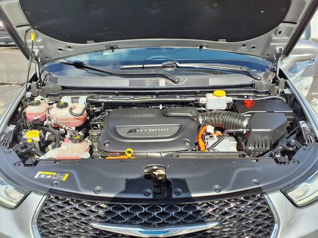 Used 2021 Chrysler Pacifica Touring-L FWD image 11