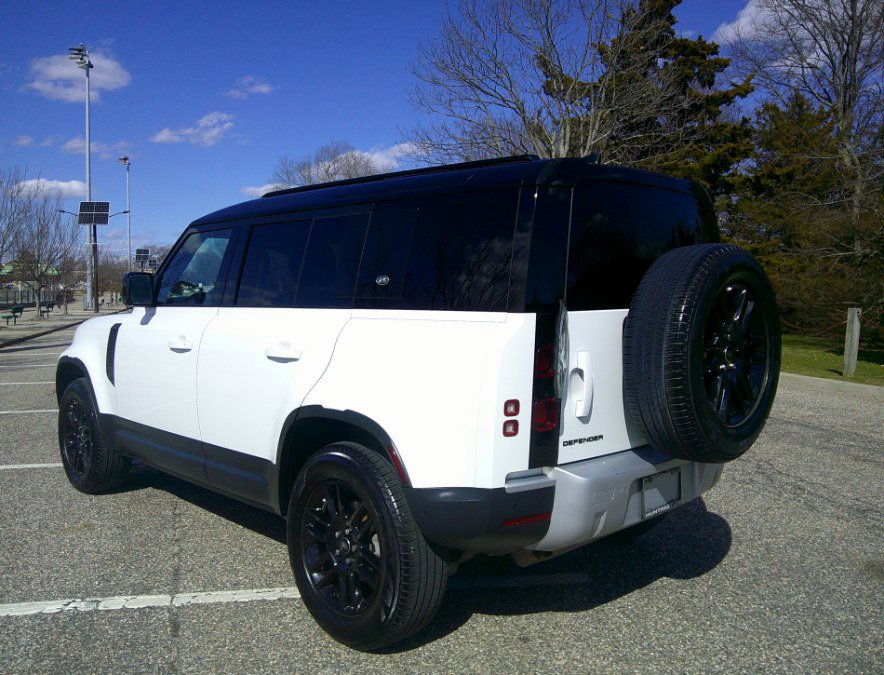 Used 2023 Land Rover Defender 110 S image 9