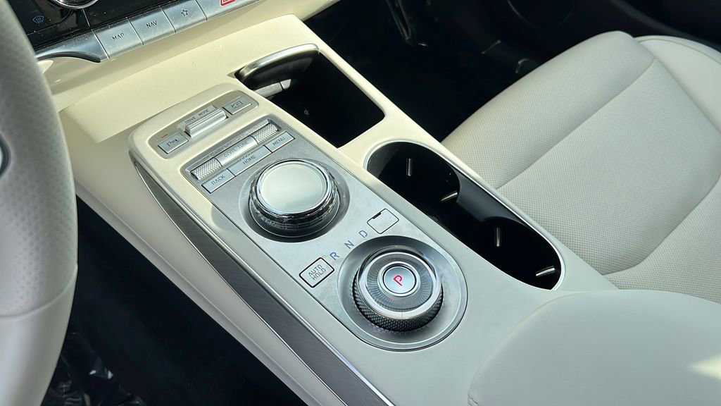 Used 2025 Genesis Electrified GV70 Advanced image 34