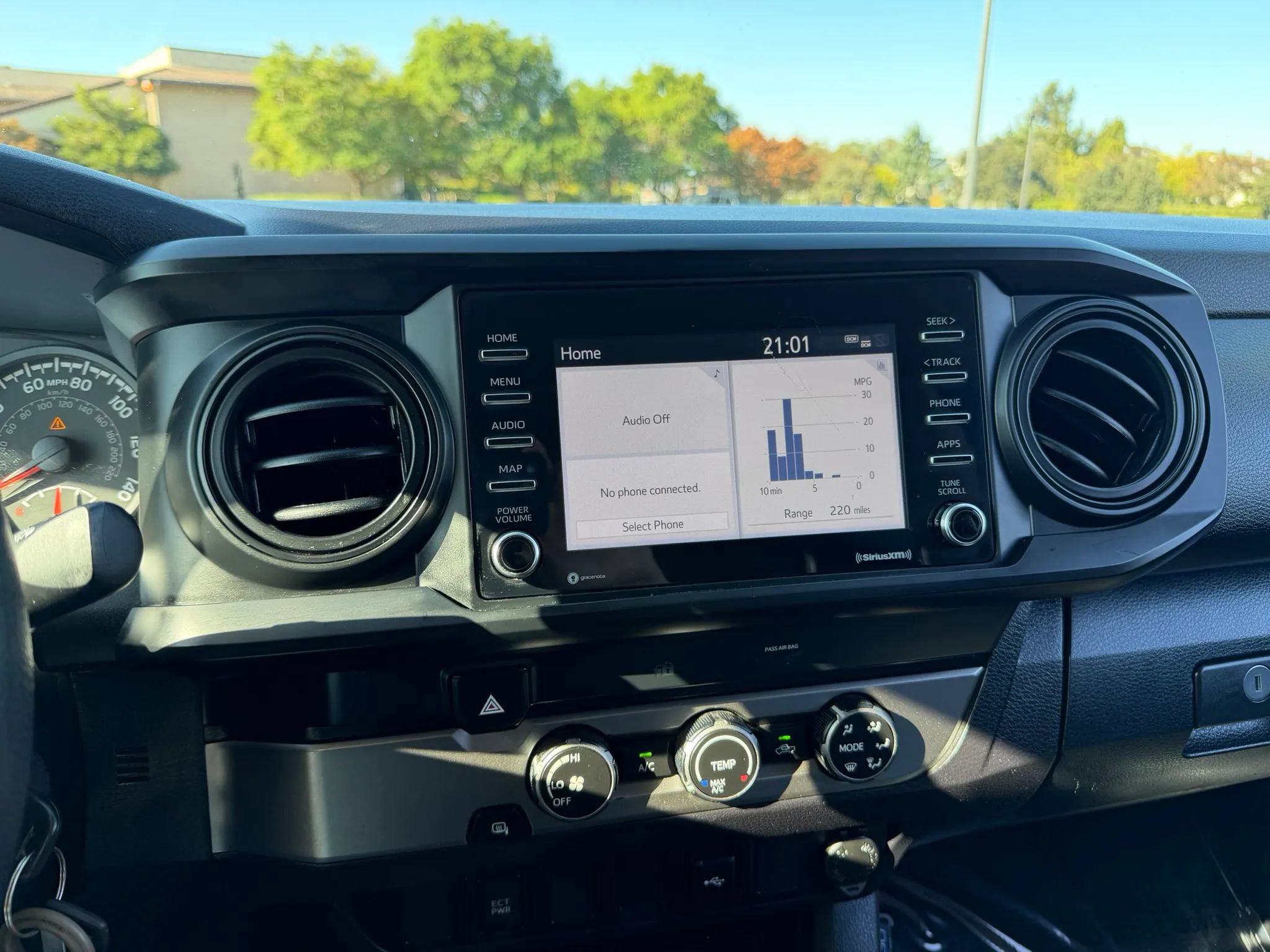 Used 2022 Toyota Tacoma SR RWD image 11