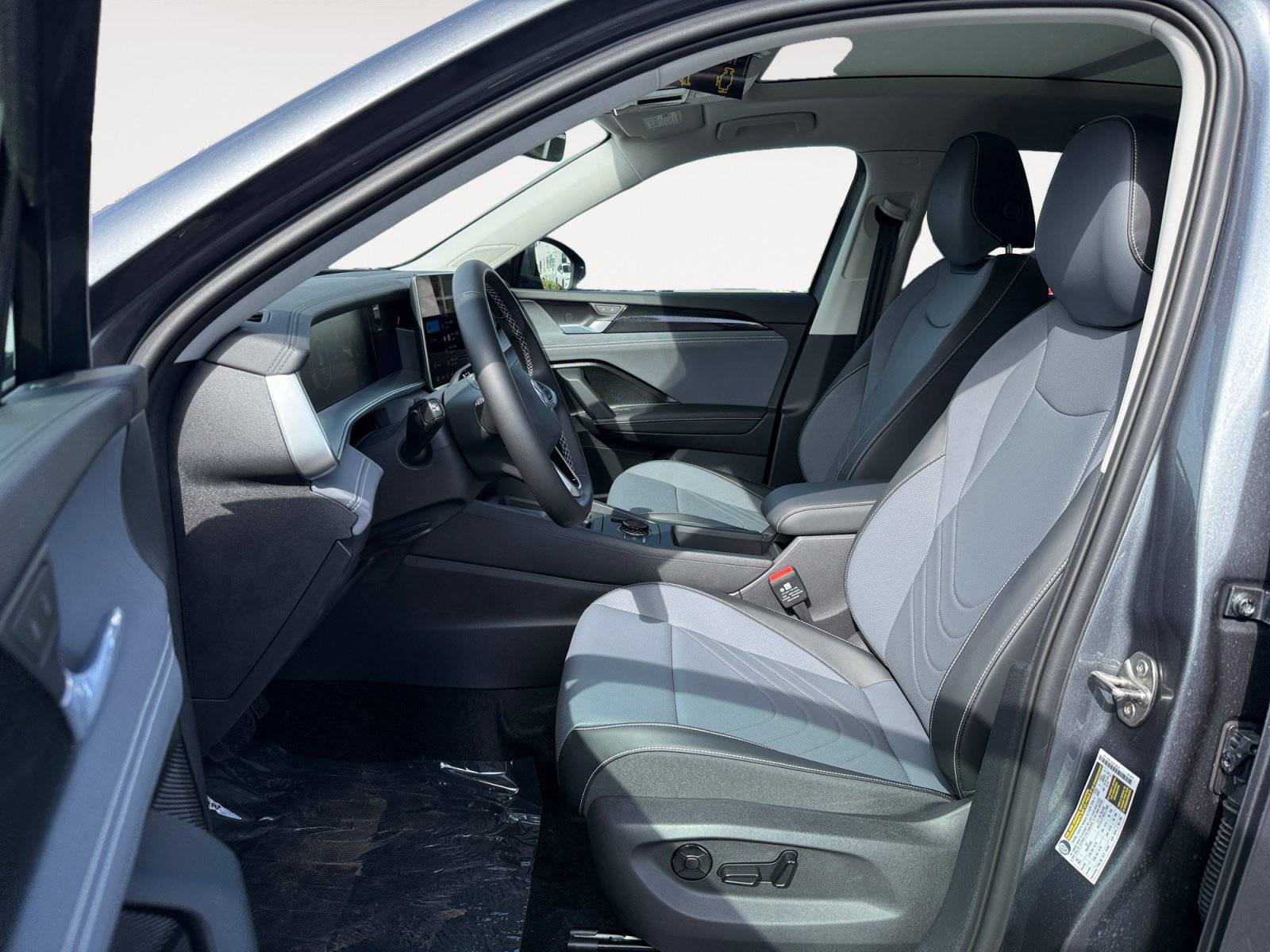 New 2026 Volkswagen Tiguan SE AWD/4WD image 10