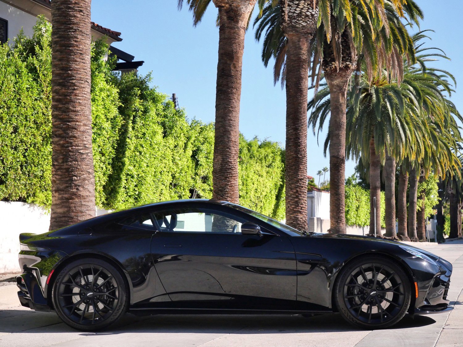 Used 2025 Aston Martin V8 Vantage image 15