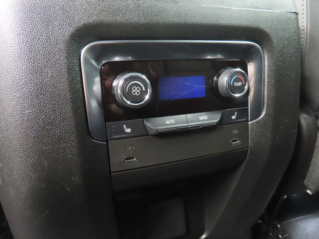 Used 2025 Chevrolet Tahoe Premier w/ Sun And Tow Package AWD/4WD image 14