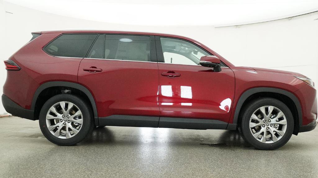 New 2026 Toyota Grand Highlander FWD image 30